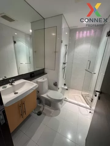 FOR RENT condo , Fullerton Sukhumvit , high floor , BTS-Ekkamai ,