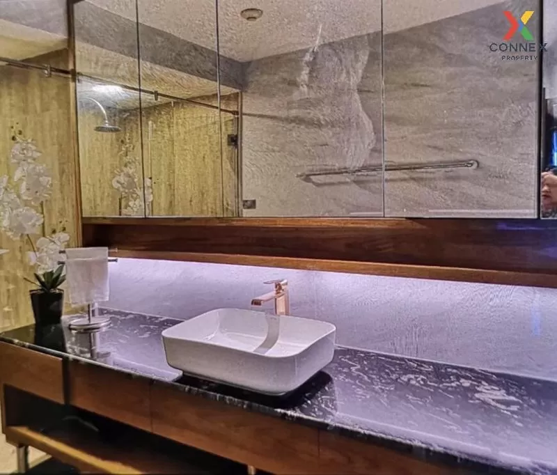 FOR RENT condo , RHYTHM Sukhumvit 44/1 , high floor , BTS-Phra Kh