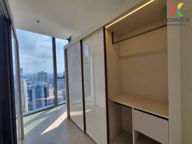 FOR RENT condo , The Strand Thonglor , high floor , BTS-Thong Lo 