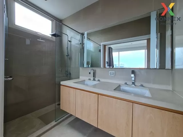 FOR RENT condo , Wind Ratchayothin , high floor , BTS-Phahon Yoth FOR RENT condo , Wind Ratchayothin , high floor , BTS-Phahon Yoth