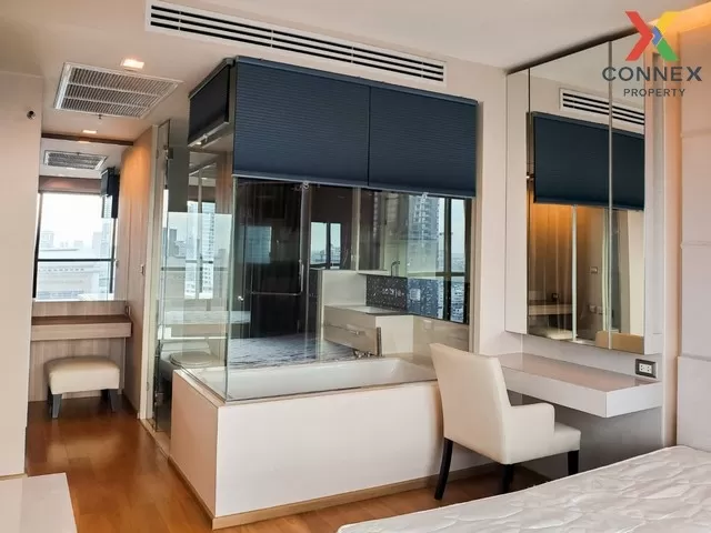 FOR RENT condo , The Address Sathorn , high floor , BTS-Saint Lou