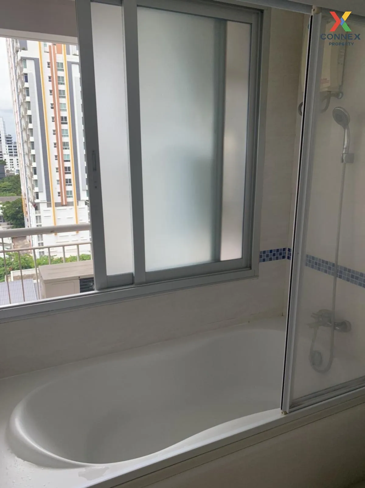 เช่าคอนโด ไลฟ์ แอท สาทร 10 ห้องมุม BTS-ช่องนนทรี สีลม เขต บางรัก 