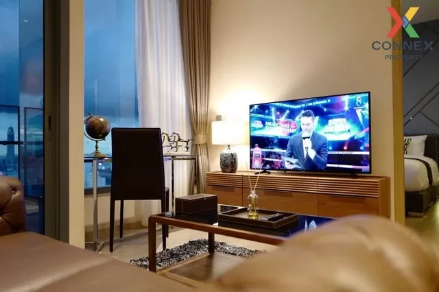 FOR RENT condo , The Esse Asoke , high floor , BTS-Asok , Khlong  2