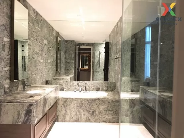 FOR RENT condo , The Diplomat 39 , high floor , BTS-Phrom Phong , 4