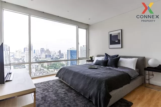 FOR RENT condo , Fullerton Sukhumvit , high floor , BTS-Ekkamai , 3