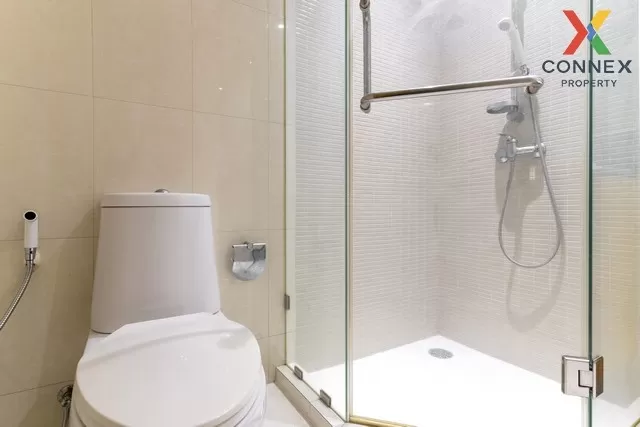 FOR RENT condo , Fullerton Sukhumvit , high floor , BTS-Ekkamai ,