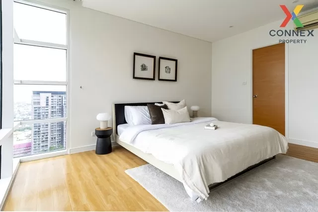 FOR RENT condo , Fullerton Sukhumvit , high floor , BTS-Ekkamai , 3