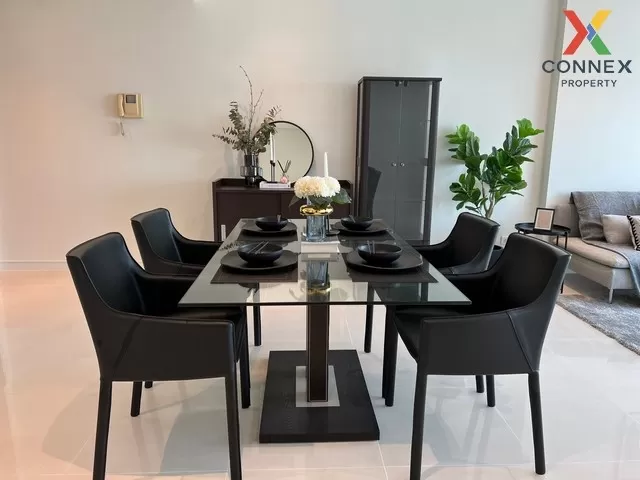 FOR RENT condo , Fullerton Sukhumvit , high floor , BTS-Ekkamai ,