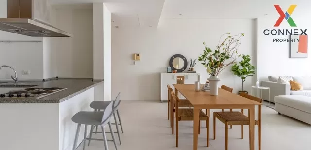 FOR RENT condo , Fullerton Sukhumvit , high floor , BTS-Ekkamai ,