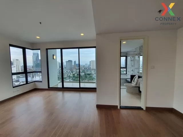 FOR RENT condo , Supalai Premier Charoen Nakhon , corner unit , B 2