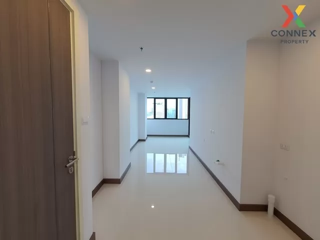 FOR RENT condo , Supalai Premier Charoen Nakhon , corner unit , B 4