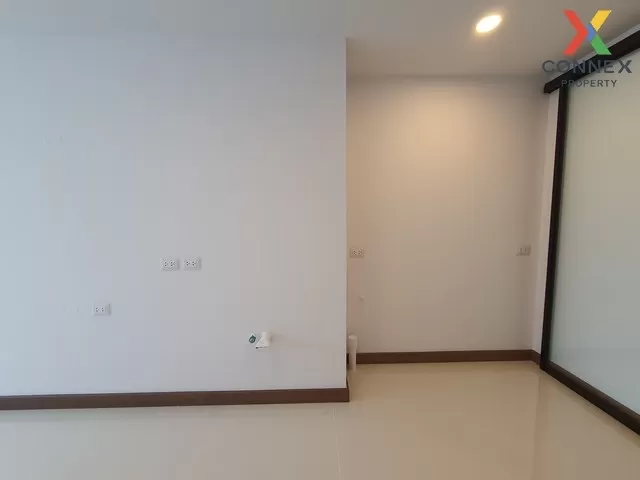 FOR RENT condo , Supalai Premier Charoen Nakhon , corner unit , B