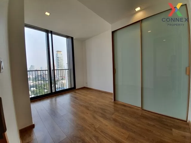 FOR RENT condo , Noble BE 33 , corner unit , BTS-Phrom Phong , Kh