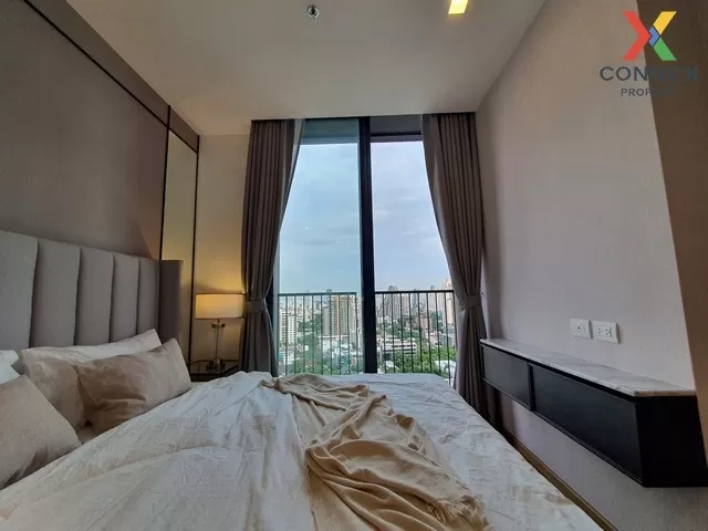 FOR RENT condo , Noble BE 33 , corner unit , BTS-Phrom Phong , Kh