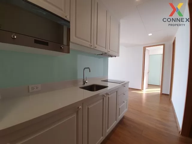 FOR RENT condo , Noble BE 33 , corner unit , BTS-Phrom Phong , Kh