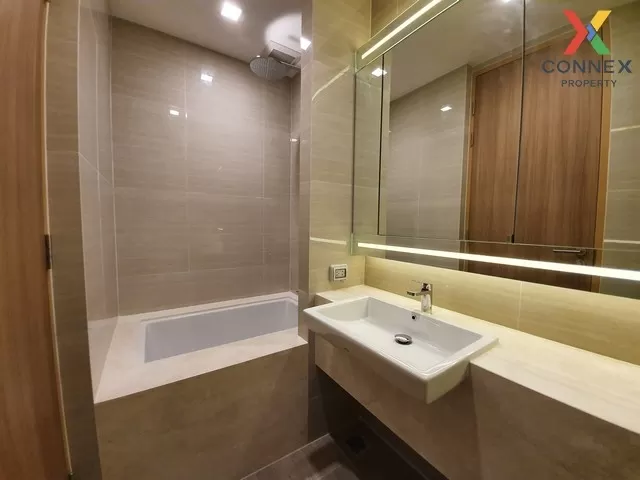 FOR RENT condo , Noble BE 33 , corner unit , BTS-Phrom Phong , Kh