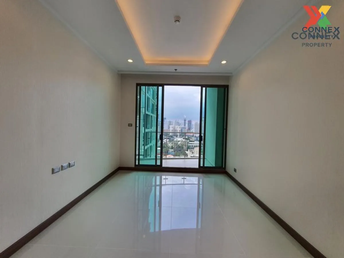 FOR RENT condo , Supalai Oriental Sukhumvit 39 , corner unit , MR 3
