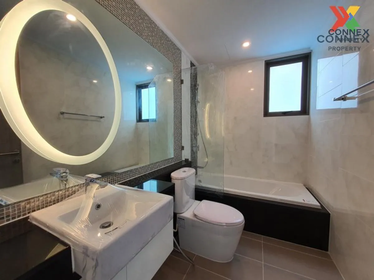 FOR RENT condo , Supalai Oriental Sukhumvit 39 , corner unit , MR