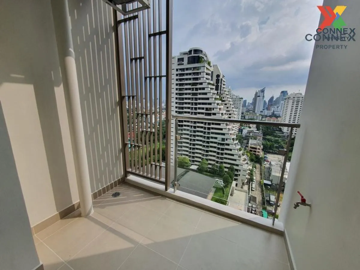 FOR RENT condo , Supalai Oriental Sukhumvit 39 , corner unit , MR