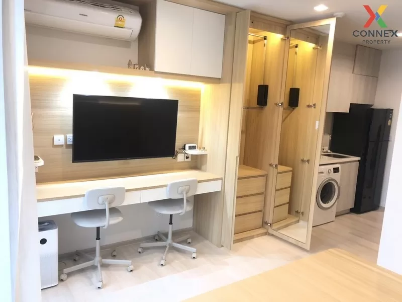 FOR RENT condo , Life One Wireless , corner unit , BTS-Phloen Chi 1
