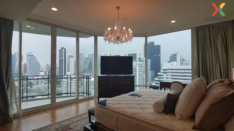 FOR SALE condo , Royce Private Residence , high floor , BTS-Phrom