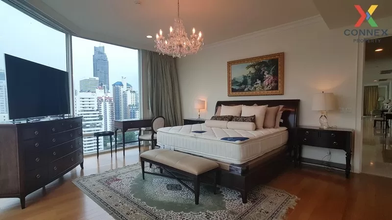 FOR SALE condo , Royce Private Residence , high floor , BTS-Phrom