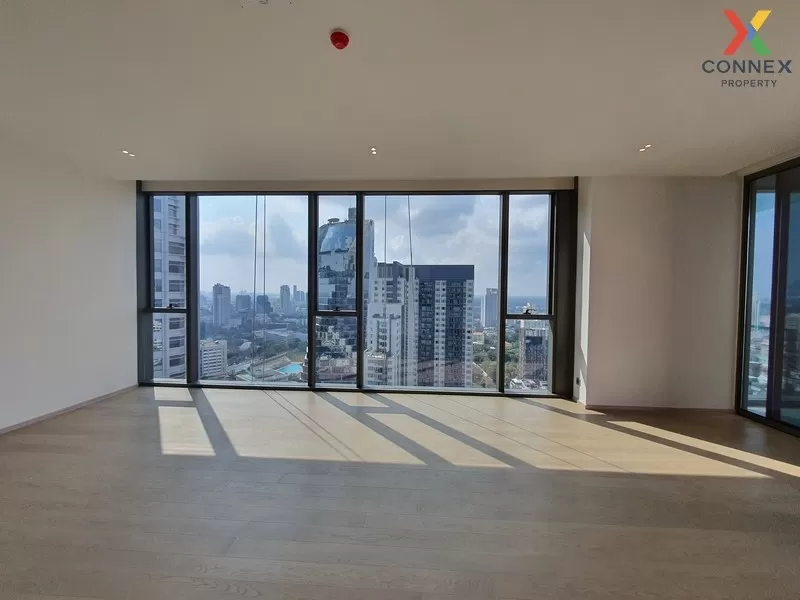 FOR SALE condo , The Strand Thonglor , high floor , BTS-Thong Lo 