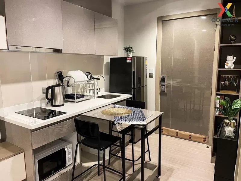 FOR RENT condo , Life Asoke-Rama 9 , corner unit , MRT-Phra Ram 9