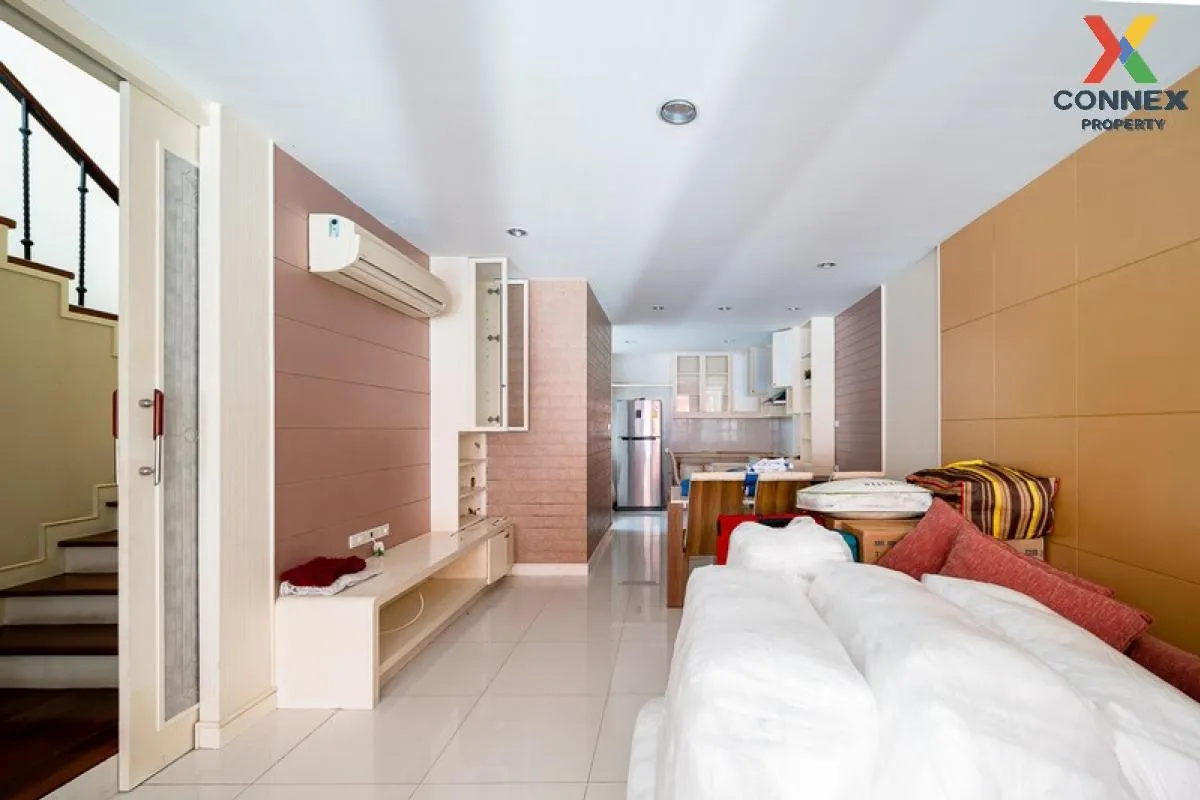 FOR RENT townhome , Baan Klang Krung Thonglor , high floor , BTS- 4