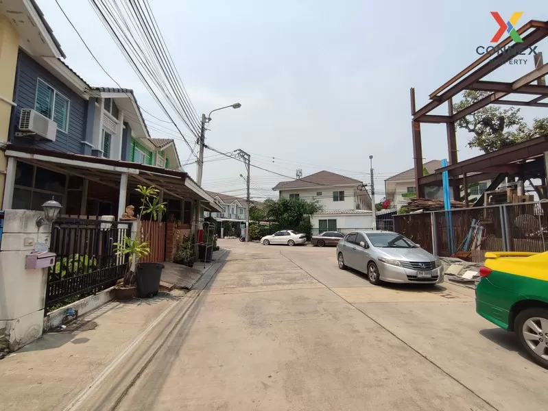 FOR SALE townhome , Pruksa Ville 53/1 Sakae Ngam , wide frontage 