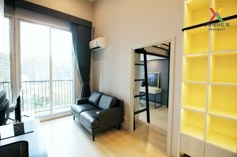 FOR RENT condo , Noble Revolve Ratchada 2 , Duplex , corner unit 