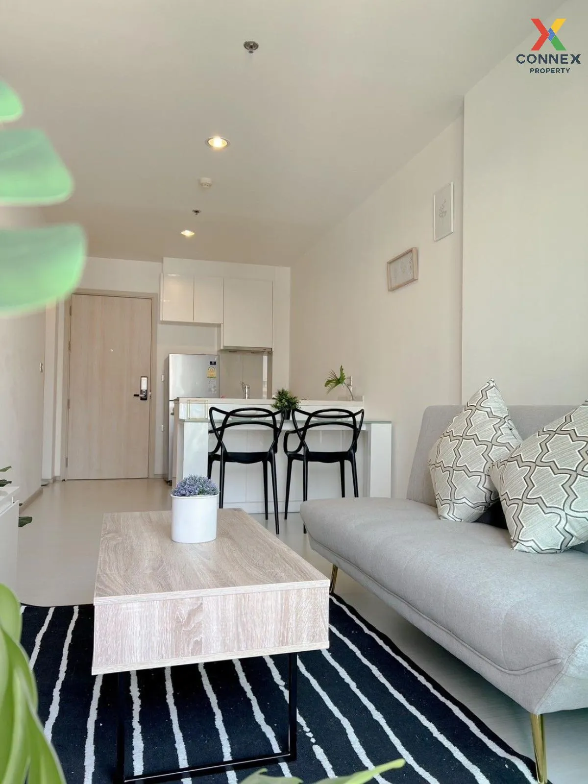 FOR SALE condo , RHYTHM Sukhumvit 42 , high floor , BTS-Ekkamai ,