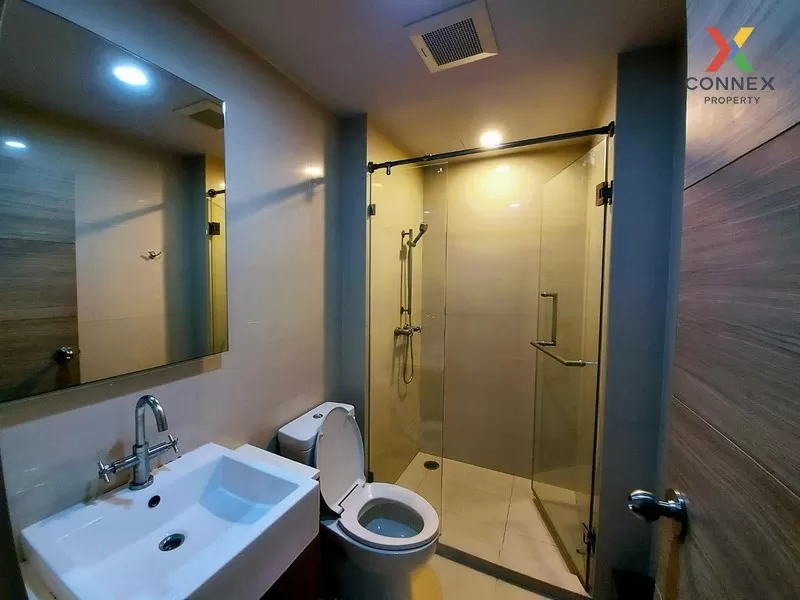 FOR RENT condo , Hive Taksin , Duplex , high floor , BTS-Wongwian