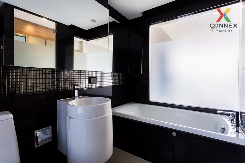 FOR RENT condo , RHYTHM Sukhumvit 50 , Duplex , high floor , BTS- FOR RENT condo , RHYTHM Sukhumvit 50 , Duplex , high floor , BTS-