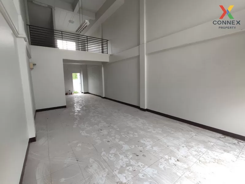 FOR SALE townhome , Baan KhajeenuchKhlong Phra Udom , Lat Lum Kae 2