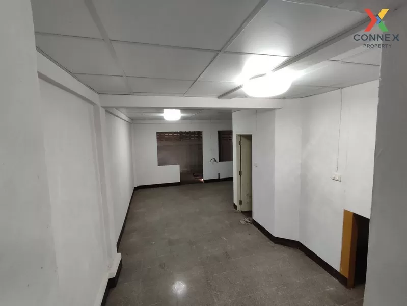 FOR SALE townhome , Baan Khajeenuch , wide frontage , Khlong Phra 2