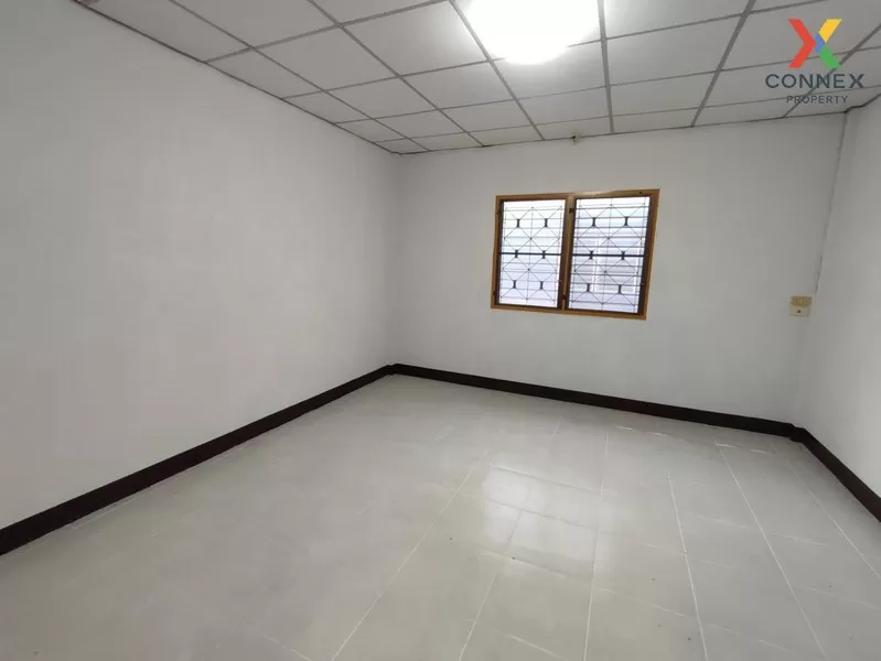 FOR SALE townhome , Baan Khajeenuch , wide frontage , Khlong Phra 3