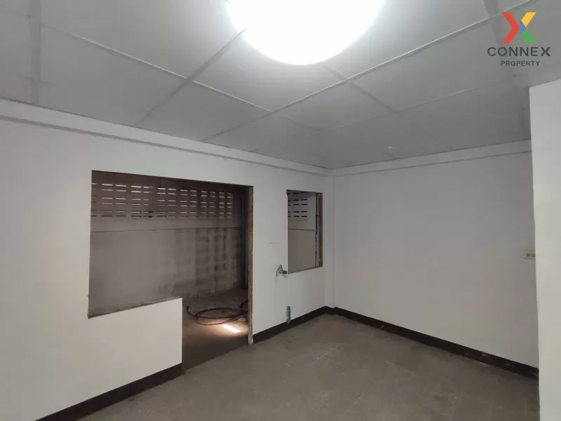 FOR SALE townhome , Baan Khajeenuch , wide frontage , Khlong Phra