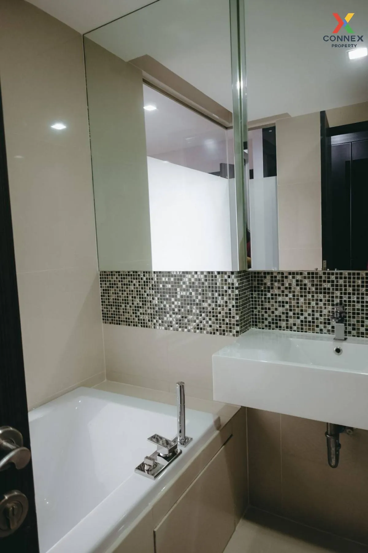 FOR RENT condo , RHYTHM Sukhumvit 44/1 , Duplex , nice view , BTS