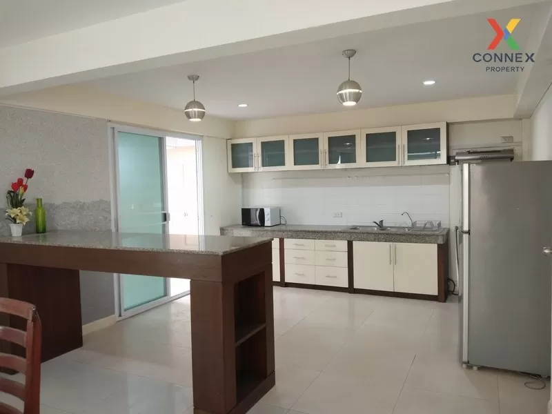 Beautiful House in Ekamai 22, BTS-Ekamai, Sukhumvit, Khlong Tan N 4