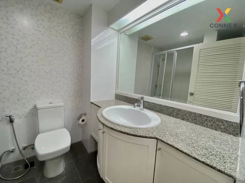 FOR RENT condo , Royal Castle , Duplex , high floor , BTS-Phrom P