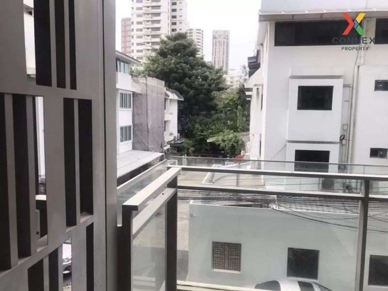 FOR RENT condo , Via Botani , Duplex , high floor , BTS-Phrom Pho