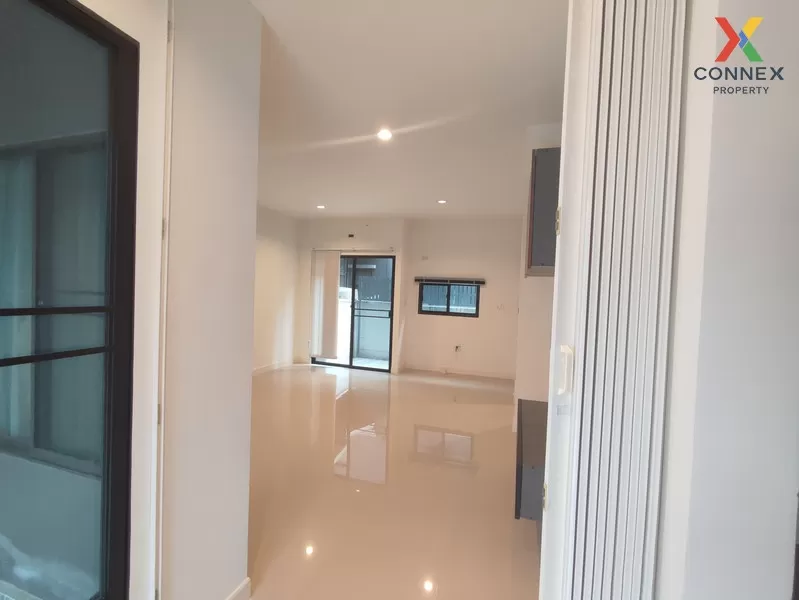 ขายถูก ทาวน์โฮม สภาพดี ม.พลีโน่ สุขุมวิท-บางนา ต.บางพลี อ.บางแก้ว