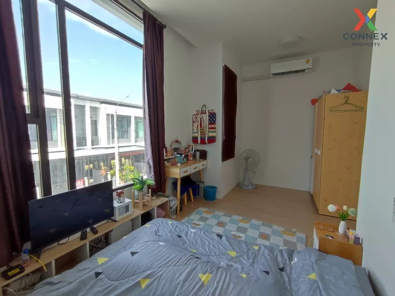 FOR SALE townhome , Pleno Suksawat  , wide frontage , Thung Khu ,