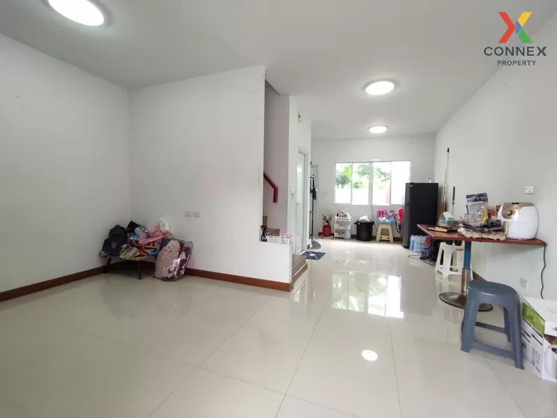 ขายถูก ทาวน์โฮม สภาพดี ม.ฟลอร่าวิลล์ ศรีนครินทร์ บางเมือง สมุทรปร 2