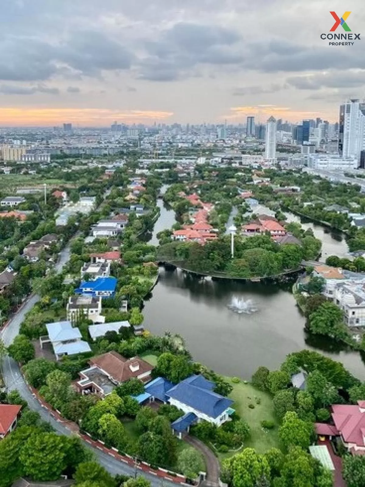 FOR RENT condo , Niche Mono Mega Space Bangna , Duplex , nice vie