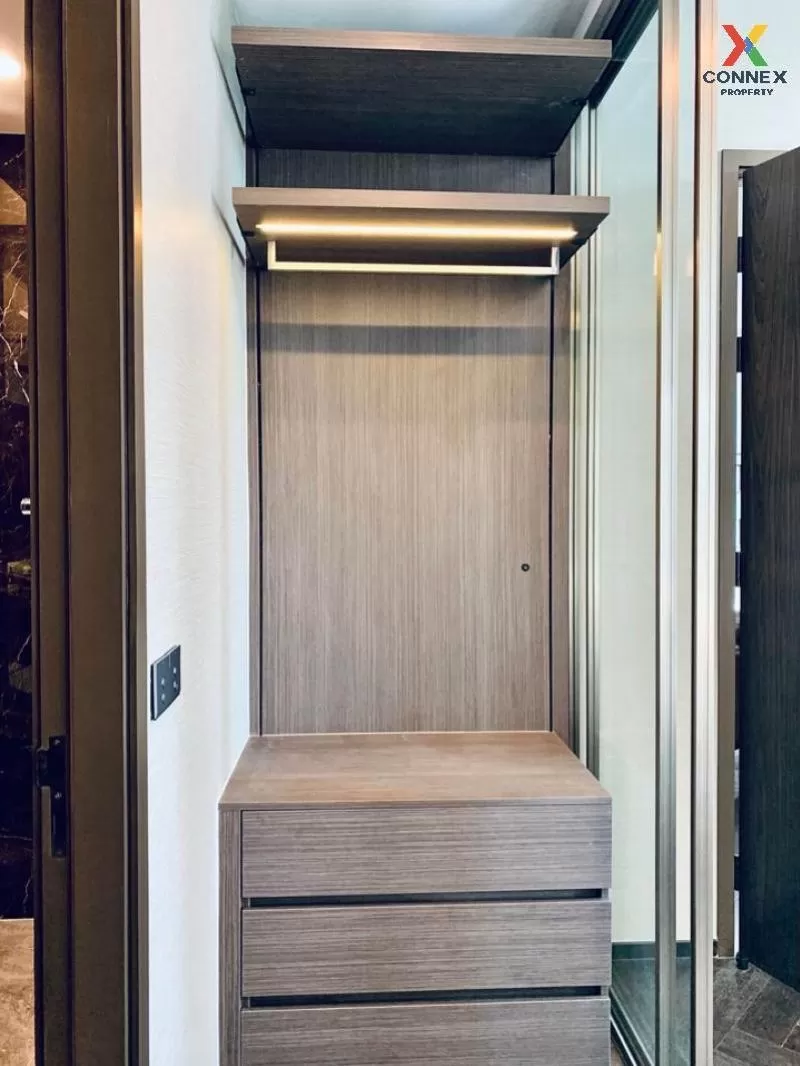 FOR RENT condo , The Esse Sukkhumvit 36 , Duplex , wide frontage 