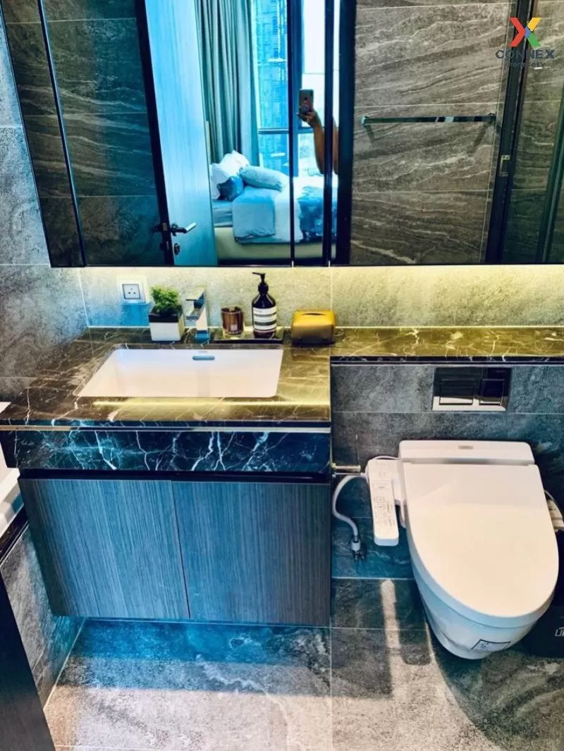 FOR RENT condo , The Esse Sukkhumvit 36 , Duplex , wide frontage 