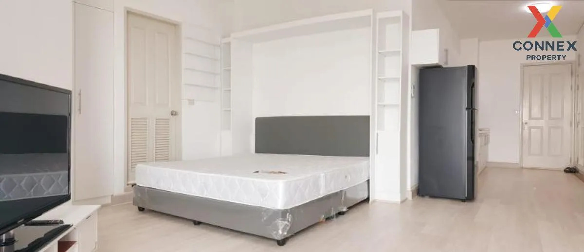 FOR RENT condo , Baan Sathorn Chaopraya , Duplex , wide frontage  2