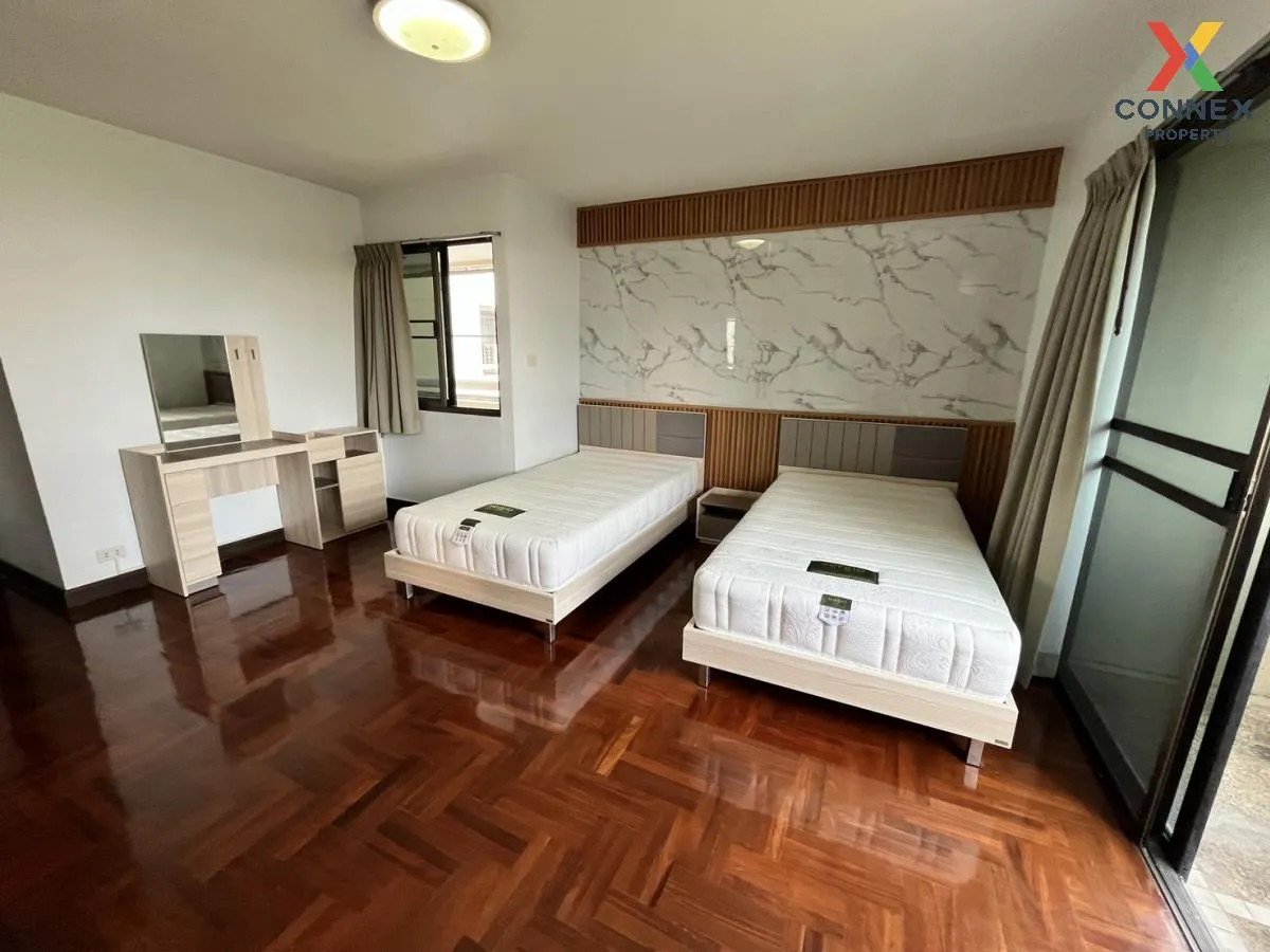 FOR RENT condo , Baan Suanpetch , Duplex , wide frontage , BTS-Ph